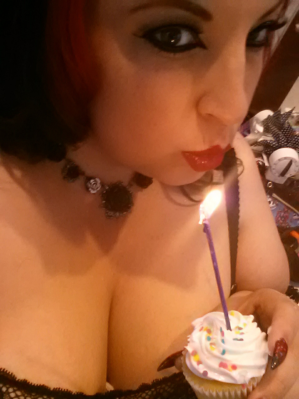 pixie-bitch75:  Had a great day of fun with heart shape balloons, cake &amp;