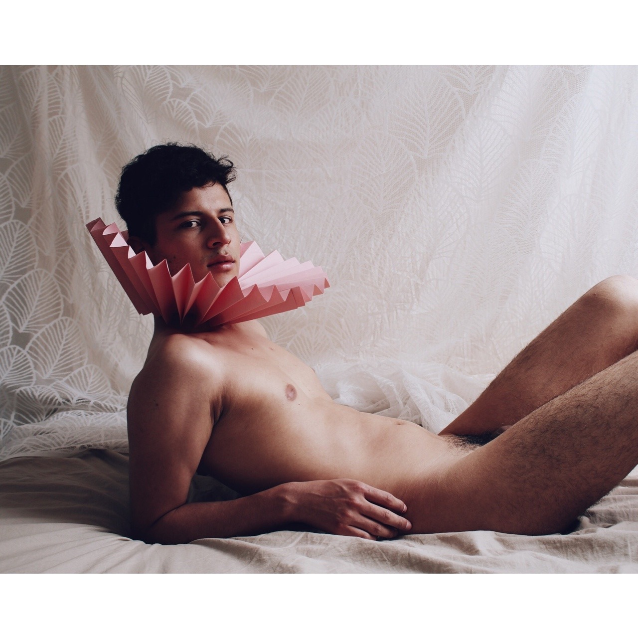 mixmexicanmen: STILL LIFE WITH TWINK AND PINK CARNATIONS Collaboration with @doncelcult