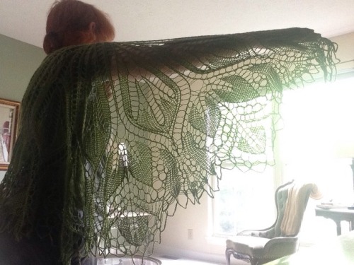 kellygreenhat:Officially finished my second lace project. I’m really psyched about how it came out!P