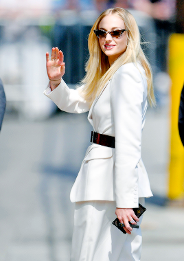 sophieturnernews:Sophie TurnerEl Capitan Entertainment Centre in Hollywood (06/04/2019)