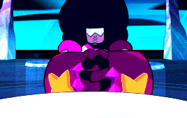 garnetismymother: Garnet punching things.
