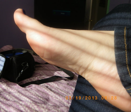 bjproductions365:  anniehasprettyfeet:  photoset part 2 :D enjoy ;)  Just wanna tickle ‘em