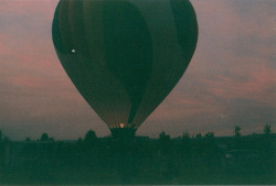 grett:  hot air balloon sunrise by tigerlily ✩ on Flickr. 