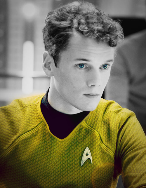 castiel-is-the-doctor:  Pavel Chekov with the yellow uniform! &lt;3