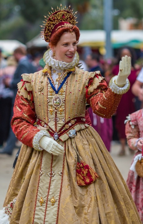 Queen Elizabeth I’s Gold Gown (Southern Ren Faire, 2018)