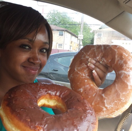 drankinwatahmelin:  mariannadominicana:  graceless-goddess:  afro-arts:  Dat Donut  www.datdonut.com  Chicago, IL  CLICK HERE for more black owned businesses!  Wow. My heart. And stomach  I need to hit up this place immediately   thats a big ass donut.