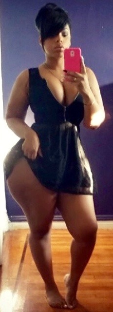 thickazzgurlz:  Thickazzgurlz Dominicana   Krizia