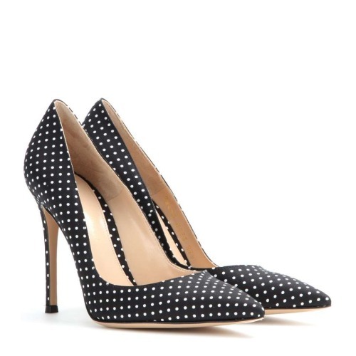 High Heels Blog i-love-polka-dots: Polka-dot pumps via Tumblr