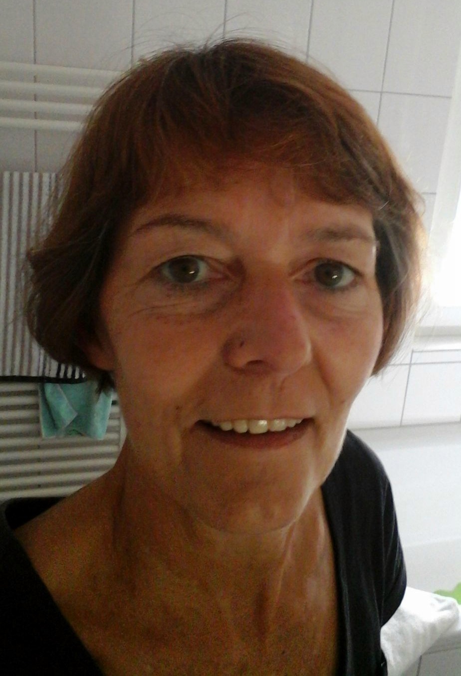 dasena68:  willix64:  reinergeil:Grannys Fotze…. Geile Granni, da schwillt mir