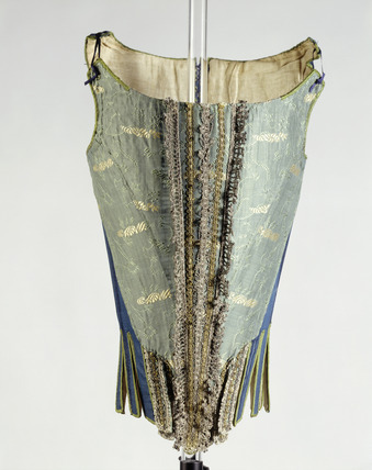 ephemeral-elegance:It’s FRIDAY FASHION FACT time! Arguably the most iconic piece of historic dress i