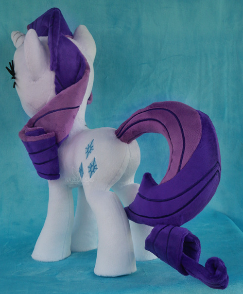 nazegoreng:Gift: Signed Rarity Custom Plush DA: http://nazegoreng.deviantart.com/art/Gift-Rarity-Custom-Plush-638534952 Learn how to plush with over 100 plush making related posts on my Patreon:  www.patreon.com/NazegorengX3 Dat look