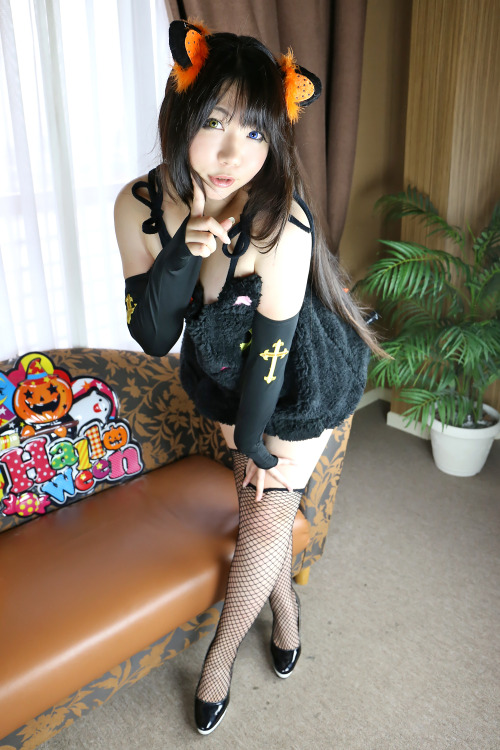 Cute Cosplay Girl Higurashi Rin (Neko Girl) 1-6