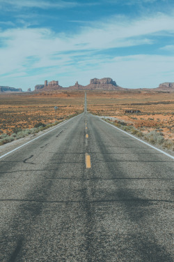 man-and-camera:  Monument Valley I ➾ Luke Gram