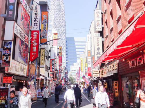 Nishi Shinjuku by Dick Thomas Johnson on Flickr.