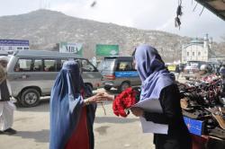 afghanistaninphotos:1000 flowers were distributed around Kabul to celebrate Women’s Day.8th March 2013