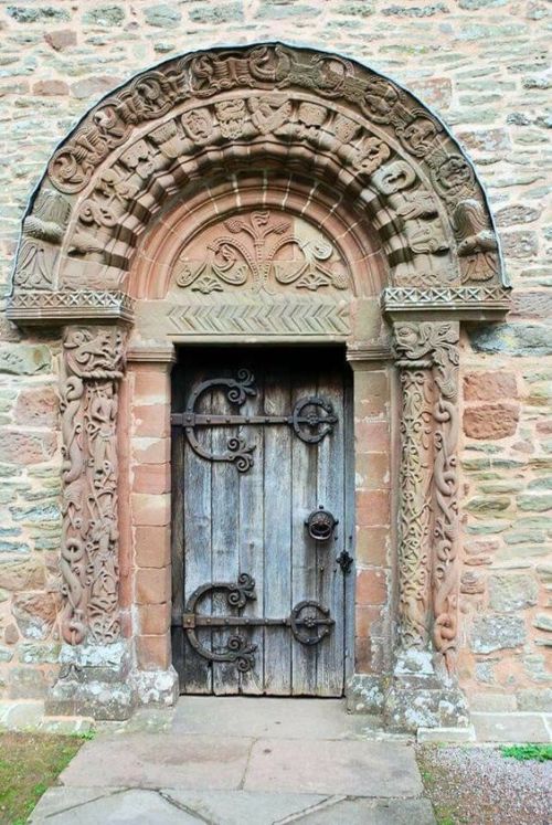 kecskekvlt:Norman Doorway, Mid 12th Century, The Church of St. Mary and St. David, Kilpeck, Hereford
