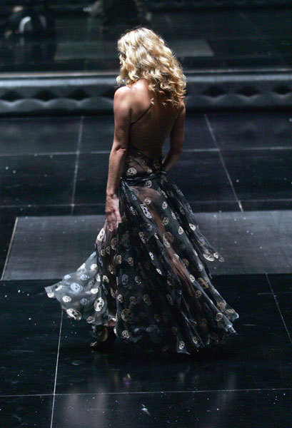 lelaid:Kate Moss at the Alexander McQueen & American Express “Black” fashion show, June 2004