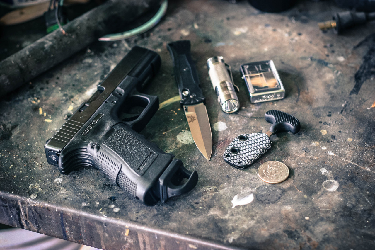 everyday-cutlery:  custom urbal pal kydex sheath by zulubravokydex   shot by depot