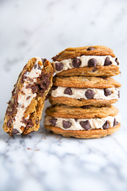 sweetoothgirl:  CHOCOLATE CHIP COOKIE DOUGH