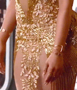 nike-visions:  ipodmini:  Nicki Minaj attends the 2015 MTV VMAs   - booty appreciation zone