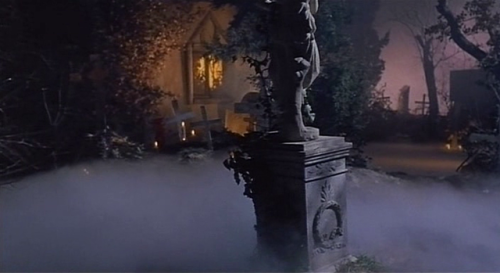 365filmsbyauroranocte:“This is a condemned place, a God forgotten place.”Operazione paura (a.k.a. Ki