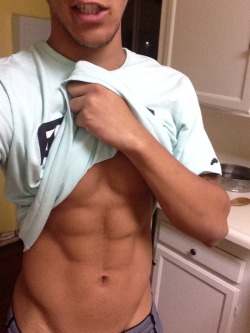 can-we-just-get-naked:  Re blogging my abs for the 1000th note ✌️😁😁😁  http://ezuv.tumblr.com
