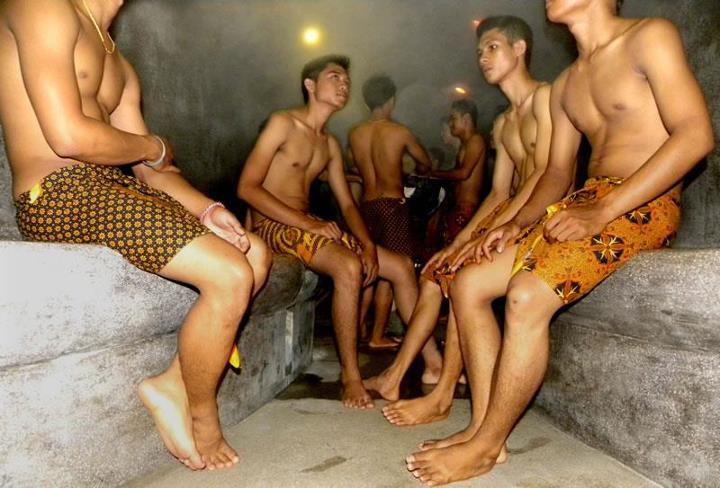 indonesianhunks:  Gang bang teams