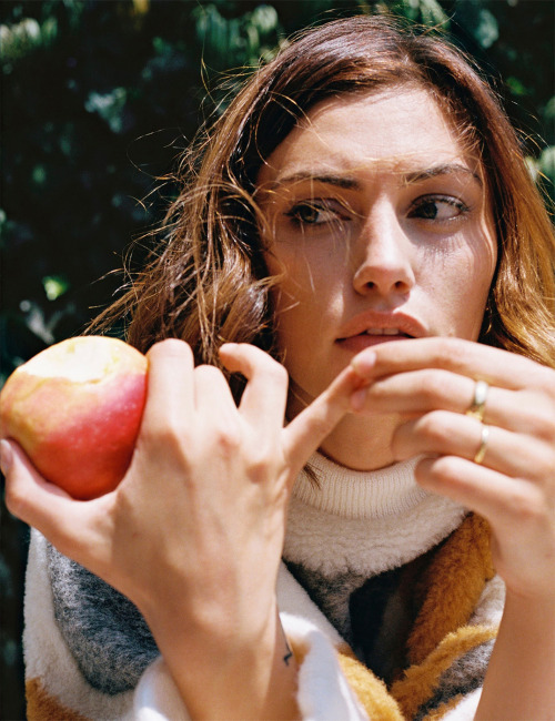 beautorigine: Phoebe Tonkin photographed by James Wright for So It Goes Magazine