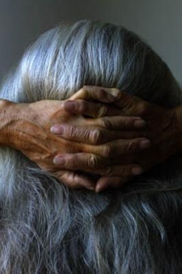 violenceandscience:  Silver/white hair love 