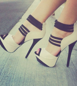 stylelist-tidebuy:  Sandals 