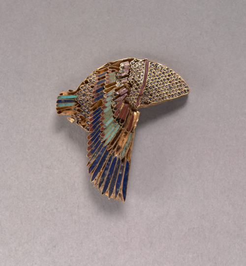 Vulture Headdress Inlay, gold and semi-precious stones. Ptolemaic Period, ca. 332-30 BC. The vulture