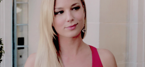 Emily Thorne in every episode: Illusion (2x06)↳ “To successfully create illusion, the first thing yo