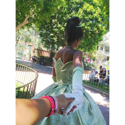 yohoyohoadisneylifeforme:magicalserendipity:One day in Disneyland I decided to hunt down all the