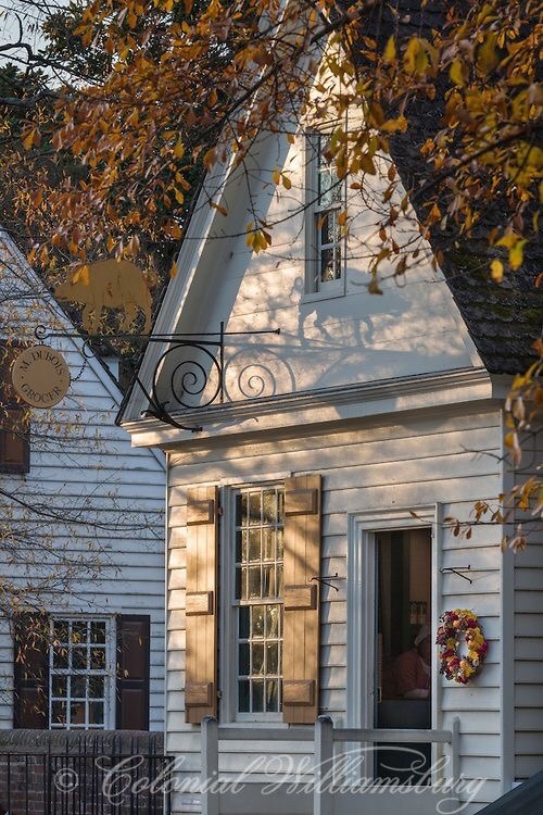 oldfarmhouse:Colonial Williamsburg.crUnique Architecturepin.it/a7lxvzccag2ceo