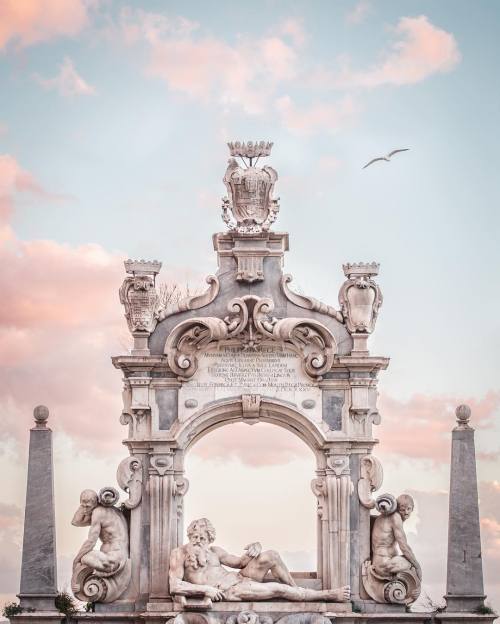 Fontana del Sebeto, Napoli, Italia | Marco Criscuolo