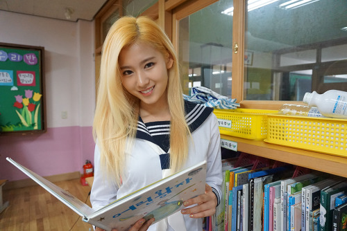 rapbabychaeyoung: TWICE CHEER UP MV BEHIND STORY Photos