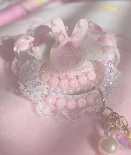 Agere Pink Moodboard