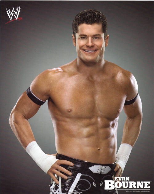 fishbulbsuplex:  Evan Bourne  Love Evan’s body!