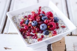 beautifulpicturesofhealthyfood:  Vegan &amp; Raw Chia Pudding - Delicious, wholesome, vegan with superfoods &amp; berries  …RECIPE
