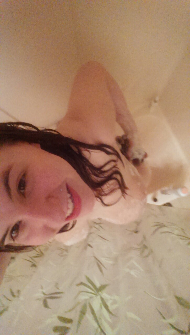 allysaamour:  Just now hopping in the shower! Baking show in about 2 hours :)