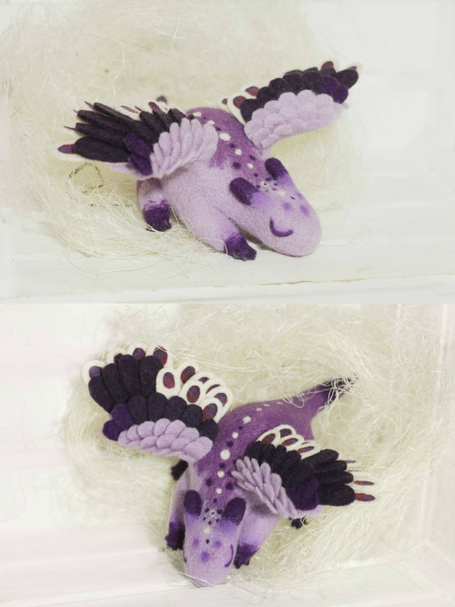 rootingformephistopheles: sosuperawesome: Felt Dragons by Alena Bobrova on EtsySee more dragons So S