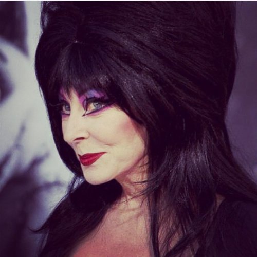 Surrender to the darkness! #queenofhalloween #elvira #elviramistressofthedark #emotd #elviramotd #he