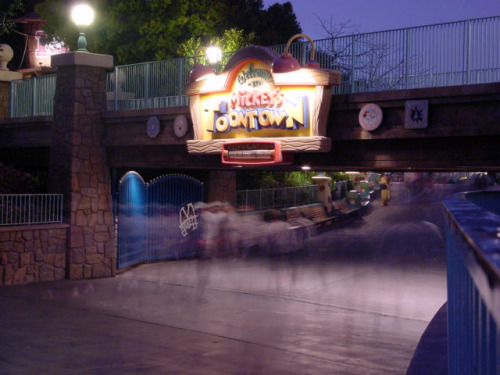 mickey’s toontown, march 2001