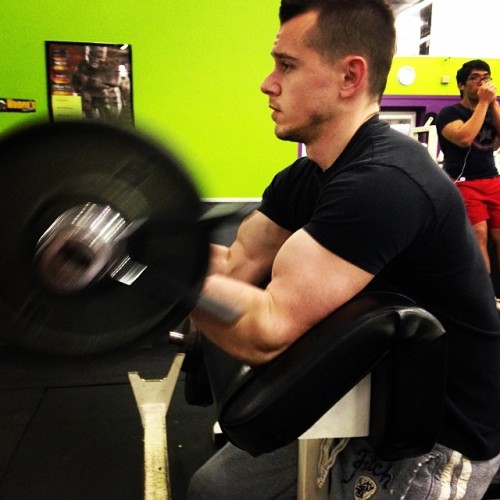 danielwelden: Preacher curl face. #workout