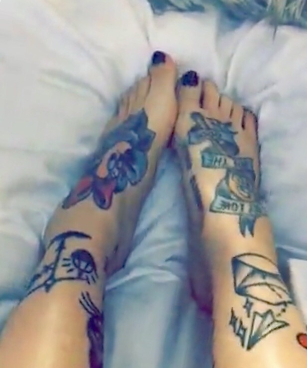 cute girls with amazing toe rings and cute feet