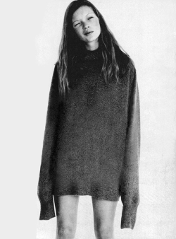 cataglosttim:  kate-jam-and-diamonds:  by Corinne Day for i-D Magazine 1993  👑