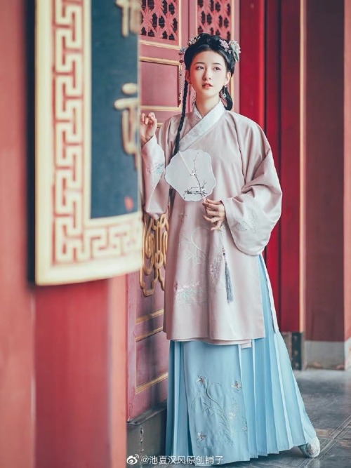 traditional chinese hanfu by@迟夏汉服