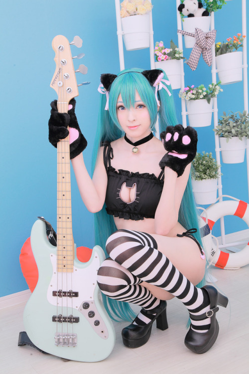 cosplayjapanesegirlsblog: Vocaloid - Hatsune adult photos