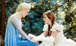 shawcarsn: Gif request meme: (asked by thesavioremmaswan)↳ Favorite familial relationship + any fandom: Anna & Elsa of Arendelle