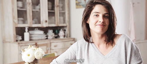 lioncubciri:Cobie Smulders reads nice internet comments about herself  😏